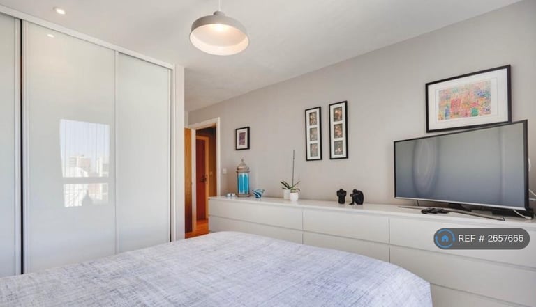 2 bedroom flat in Hall Street, Birmingham, B18 (2 bed) (#2657666)