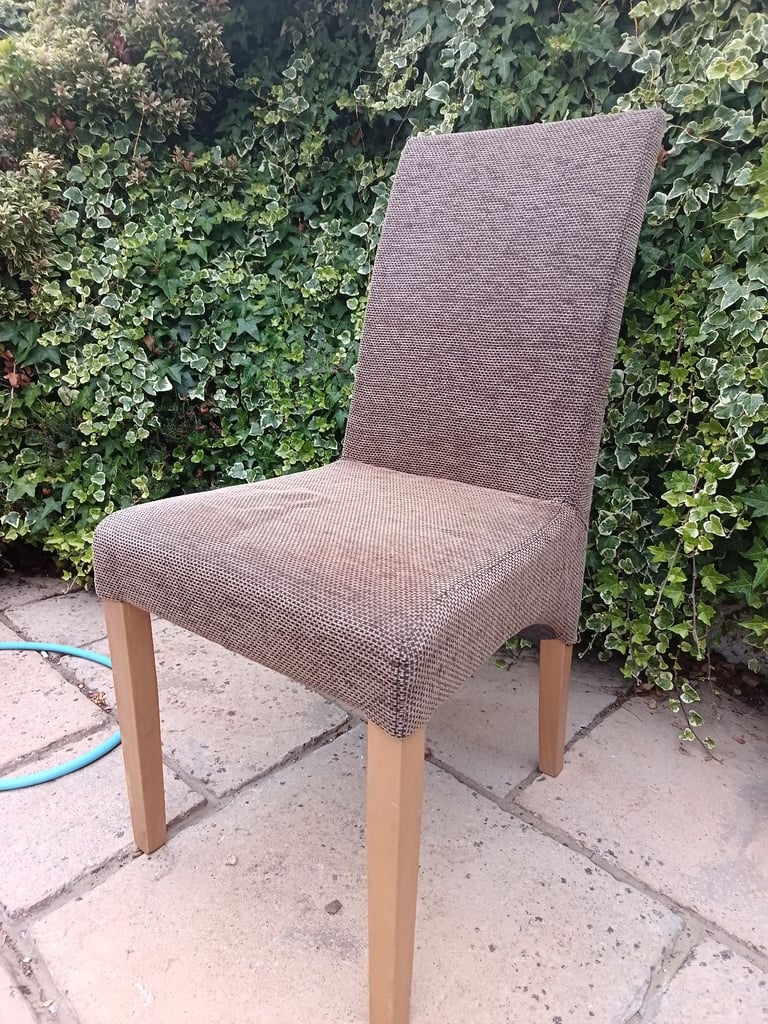 image for 4 dinning chairs 