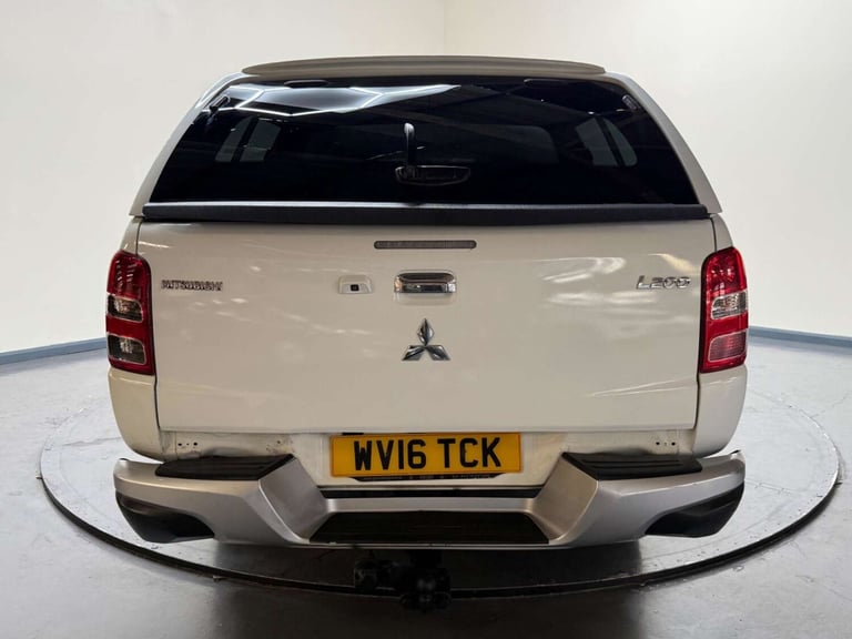 2016 Mitsubishi L200 2.4 DI-D DC Warrior 4WD Euro 5 4dr Pickup Diesel Manual