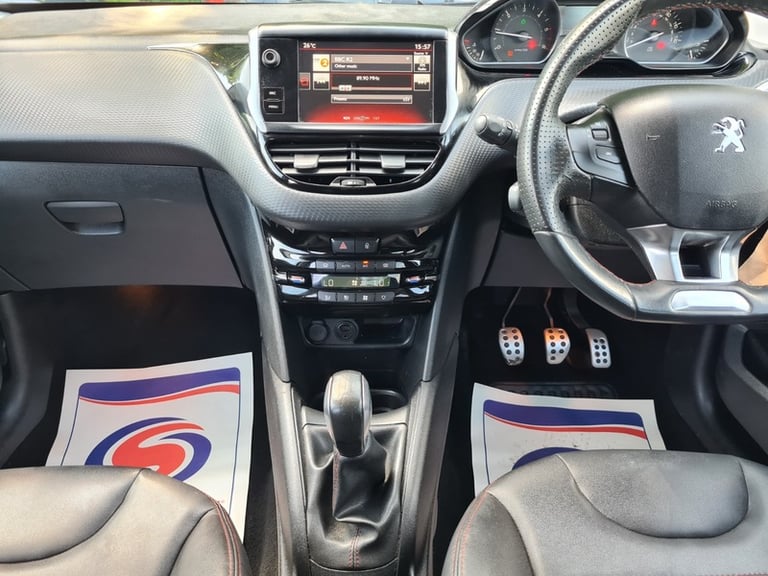 Peugeot 208 BLUE HDI GT LINE 1.6