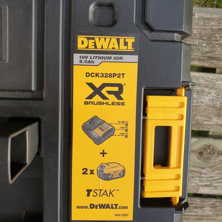 New DEWALT DCK328P2T 18V 2 x 5Ah Li-Ion XR Brushless Cordless 3 Set Kit Multitool impact Driver