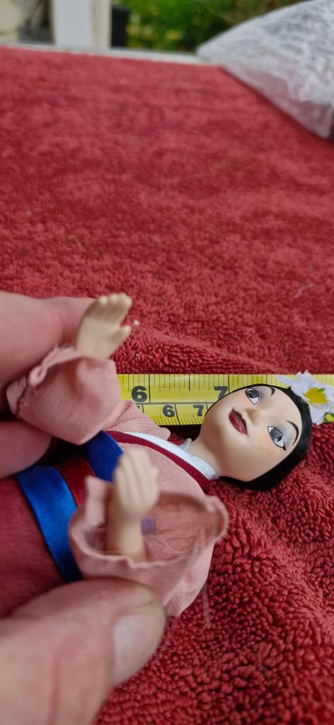 Collectible pot Chinese Japanese doll