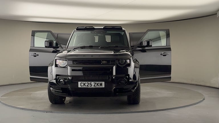 2025 Land Rover Defender 110 3.0 D250 MHEV X-Dynamic SE Hard Top SUV 5dr Diesel Auto 4WD MWB Euro...