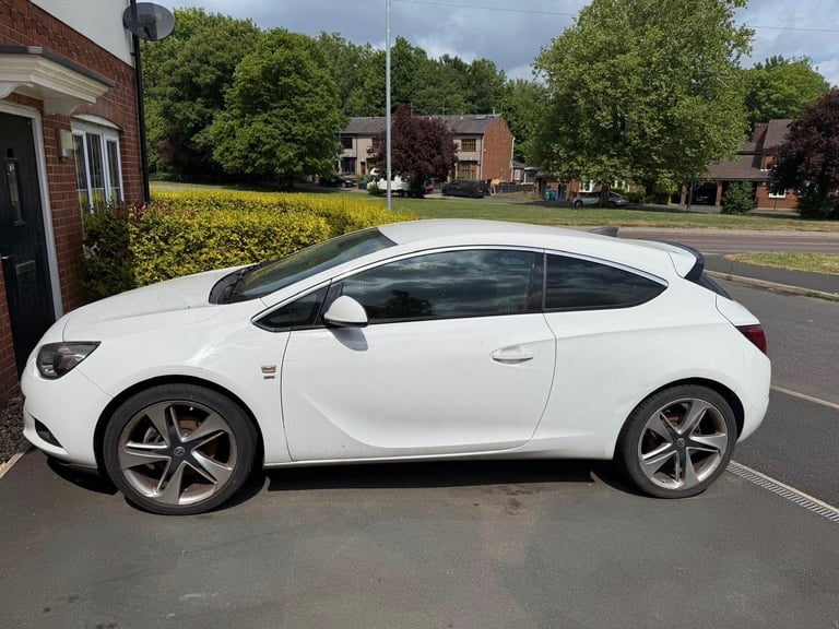 Vauxhall, GTC, Hatchback, 2015, Manual, 1598 (cc),3 doors - Image 3