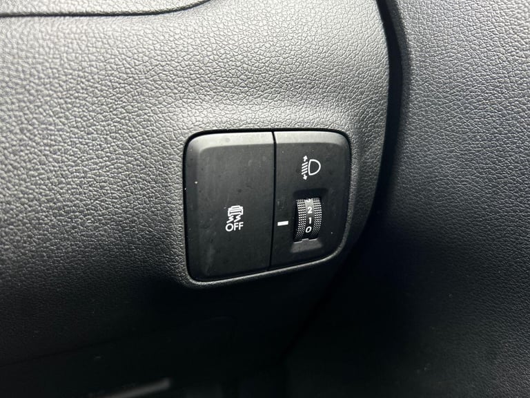 2024 Hyundai i10 1.0 Premium Hatchback 5dr Petrol Auto Euro 6 (s/s) (63 ps) Hatchback PETROL Auto...