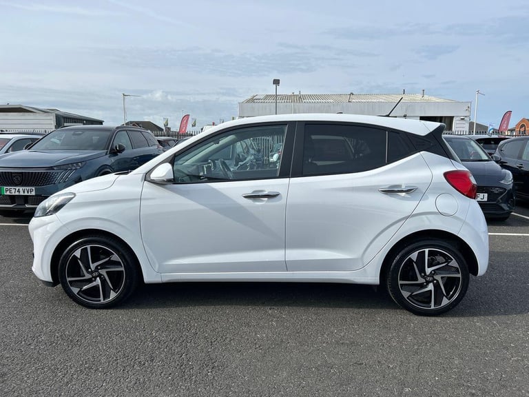 2024 Hyundai i10 1.0 Premium Hatchback 5dr Petrol Auto Euro 6 (s/s) (63 ps) Hatchback PETROL Auto...