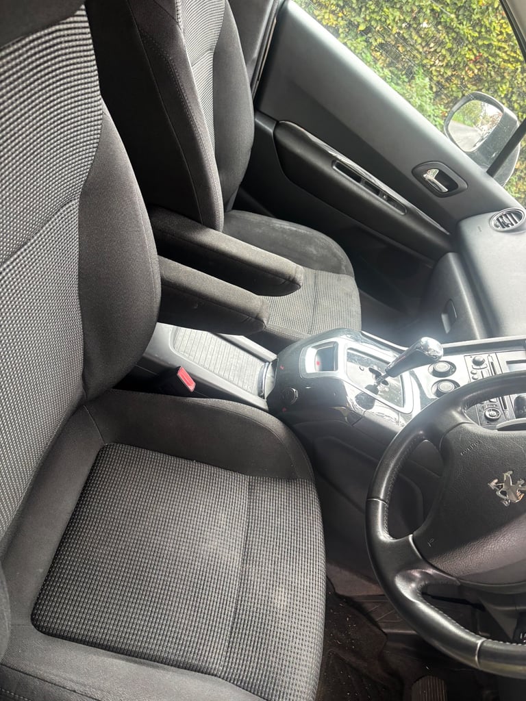 Peugeot, 5008, MPV, 2010, Semi-Auto, 1560 (cc), 5 doors