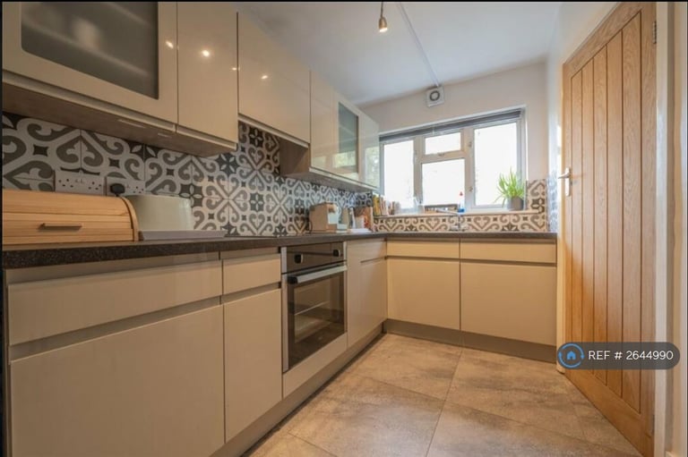 2 bedroom flat in Dorval Manor, Southampton, SO15 (2 bed) (#2644990)