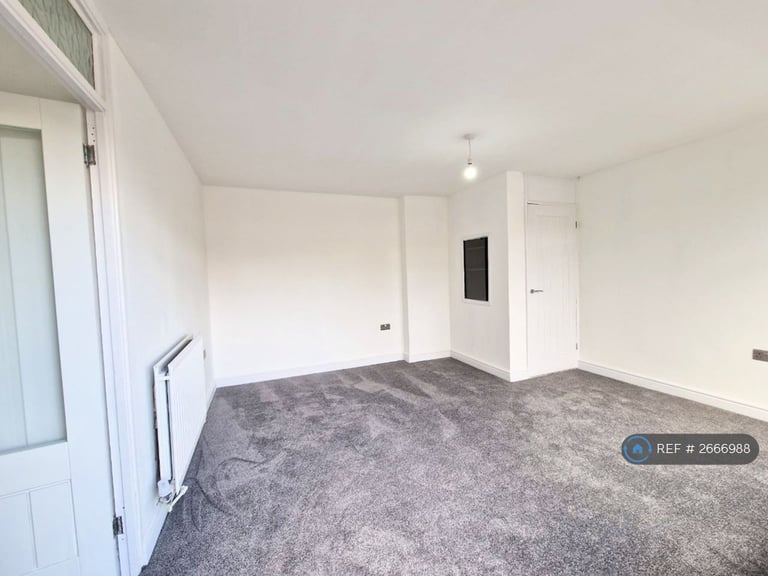 2 bedroom flat in Shepherds Gardens, Birmingham, B15 (2 bed) (#2666988)