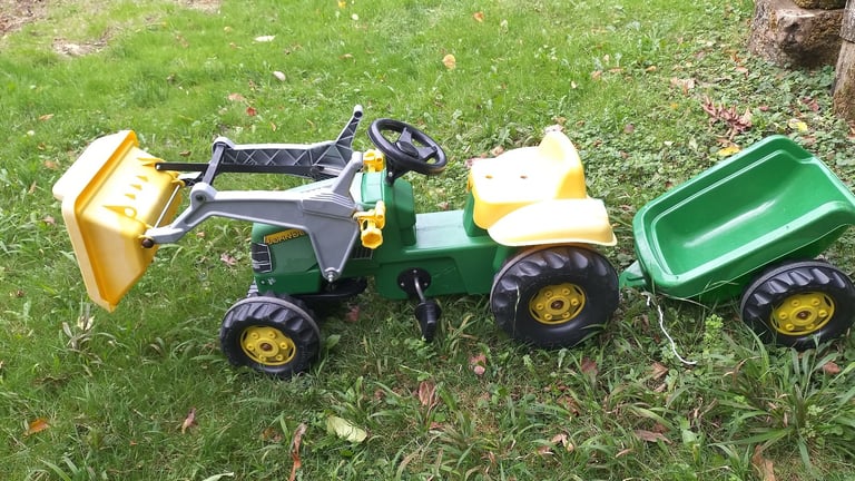 Toy John Deere tractor