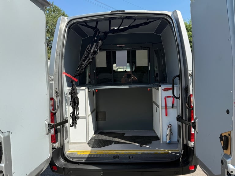 2020 VAUXHALL MOVANO 2.3L DIESEL SILVER MANUAL 9 SEATER CREW COMBI VAN - 97K