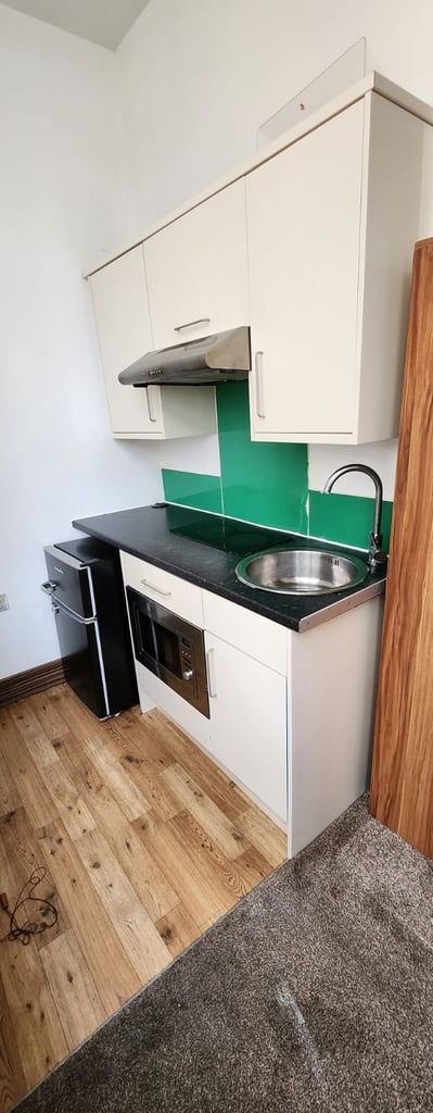 DSS/UC - Studio Flat Apartment - To Rent - Bills Included