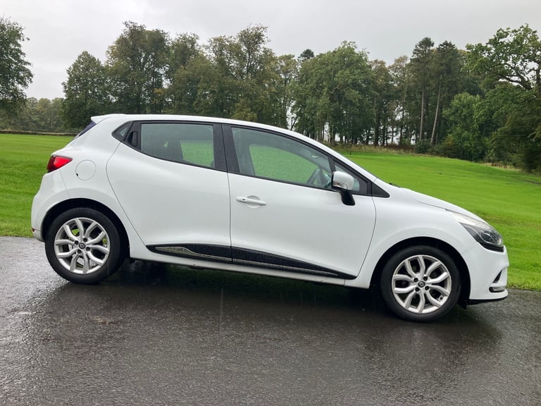 EXCEPTIONAL CONDITION 2016 RENAULT CLIO DYNAMIQUE NAV 5 DR. MOT JULY-26. Full Service Hist. 