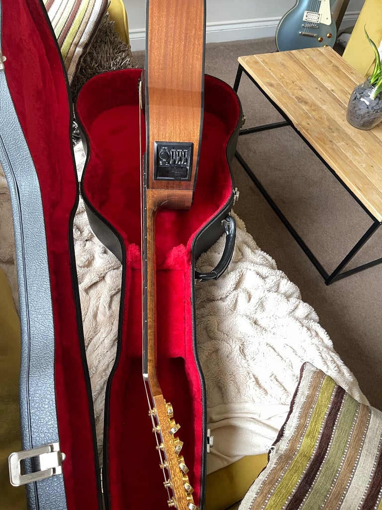 Takamine EG345C , 12 string electro acoustic