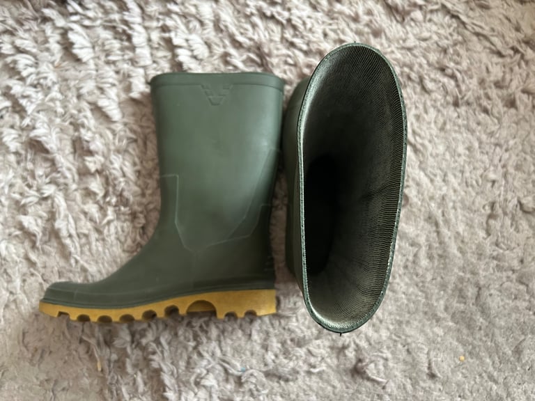 Green Wellington Boots