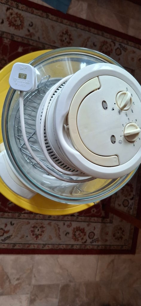 Halogen oven and two books 