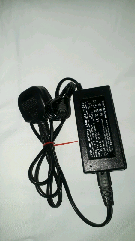 SEGWAY AND HOVERBOARD SCOOTER CHARGER  SMALL  PIN  HOLE  42VOLTS  BRAND NEW