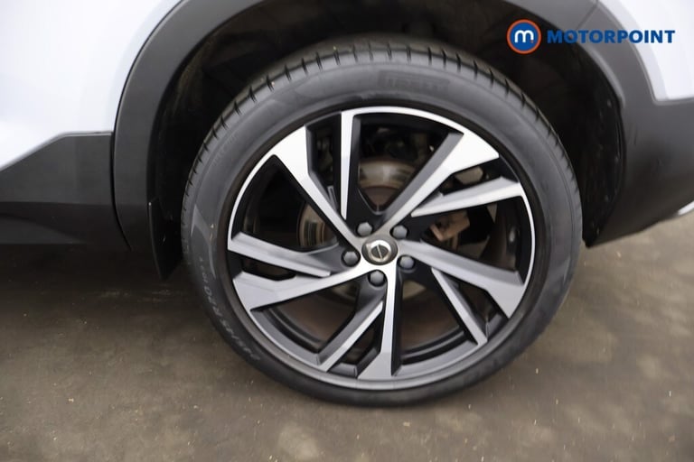 2020 Volvo XC40 2.0 T5 R DESIGN Pro 5dr AWD Geartronic SUV Petrol Automatic