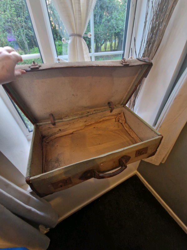 Vintage ww2 military suit case