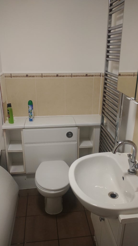 Room to rent (female preferred)