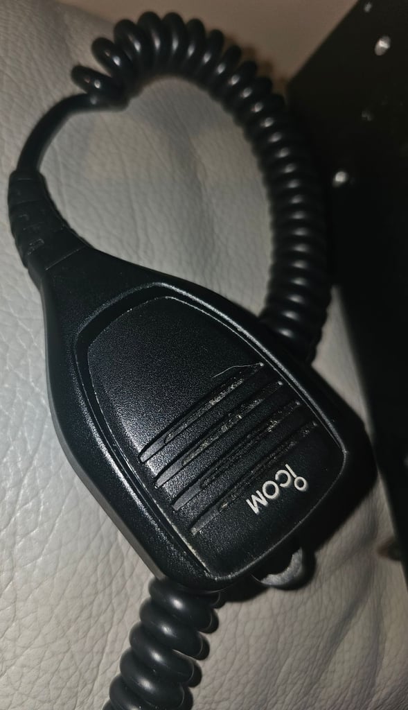 Icom IC-7300 HF/50MHz Amateur Radio Transceiver & OPC-1457R Filter Box