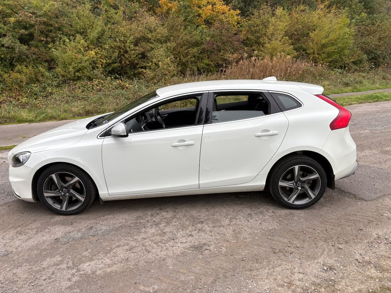 Volvo, V40, Hatchback, 2016, Manual, 1969 (cc), 5 doors