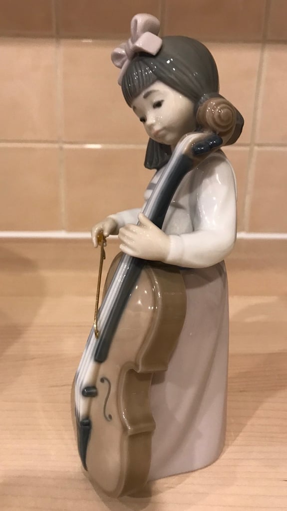 Nao by Lladro Figurine Girl with Cello Christmas 🎄 