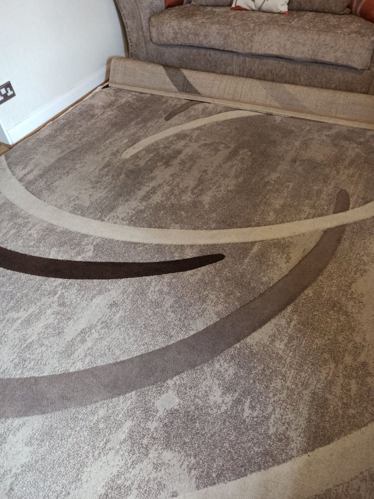  Extra Large Beige ,Cream and Brown coloured lovely Rug