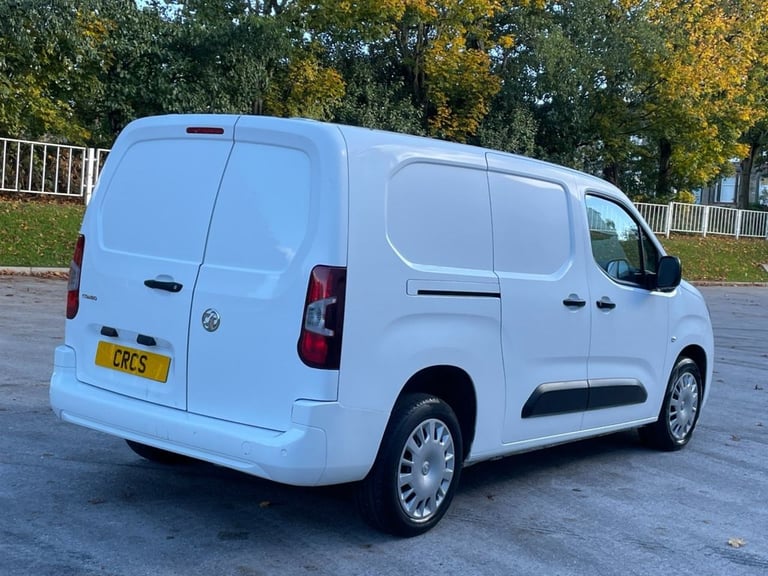 2020 Vauxhall Combo 2300 1.5 Turbo D 100ps H1 Sportive Van PANEL VAN DIESEL Manual
