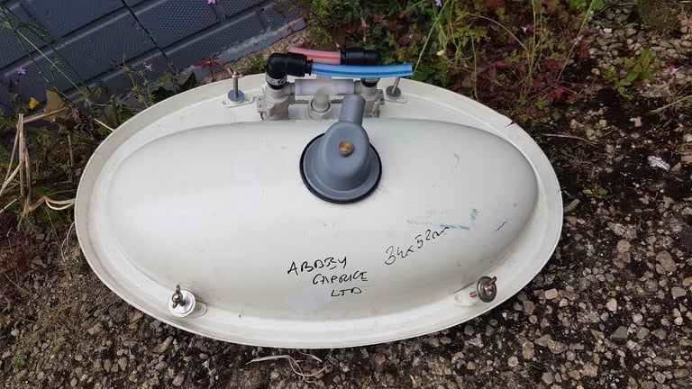 Bathroom sink with mixer tap.