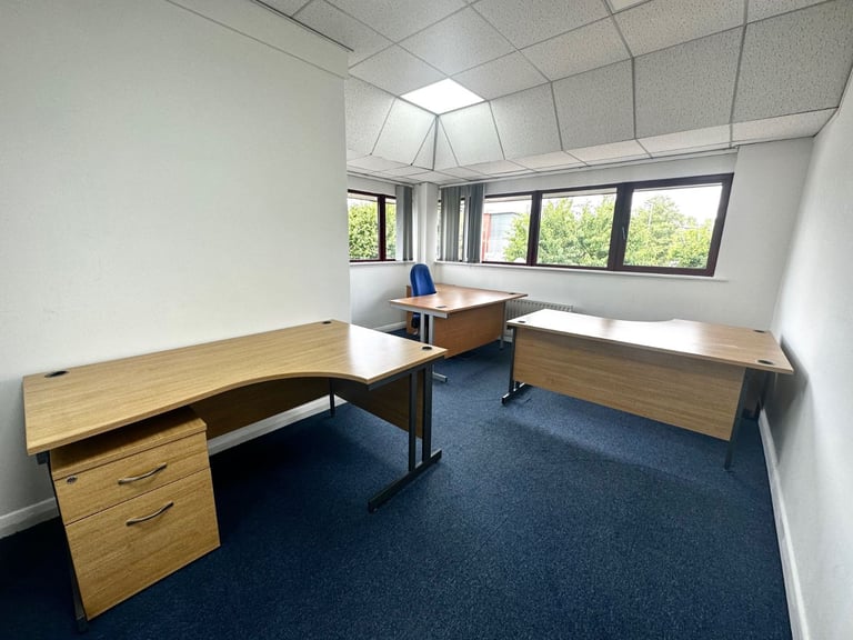 Serviced Offices Studio Storage Space Watford 24/7 Access - Parking & Bills Included OCTOBER FREE