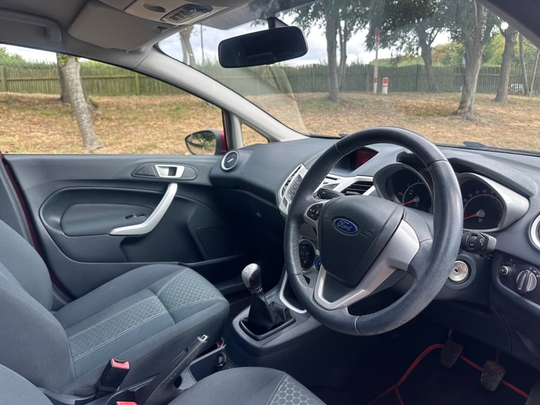 2011 Ford Fiesta 1.4 Zetec 5dr HATCHBACK Petrol Manual