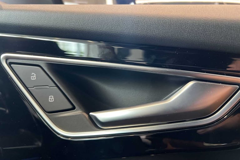 2025 Audi Q4 e-tron 250kW 55 Quattro 82kWh S Line 5dr Auto [Leather] SUV Electric Automatic