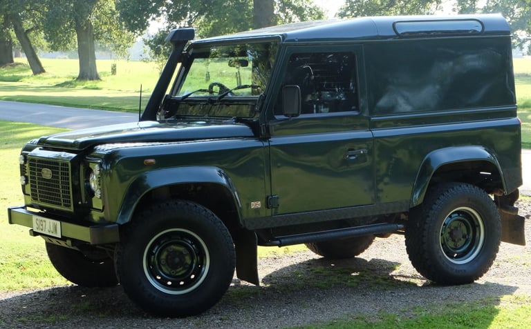 Land Rover Defender TD5 SWB diesel County (New galvanised chassis)