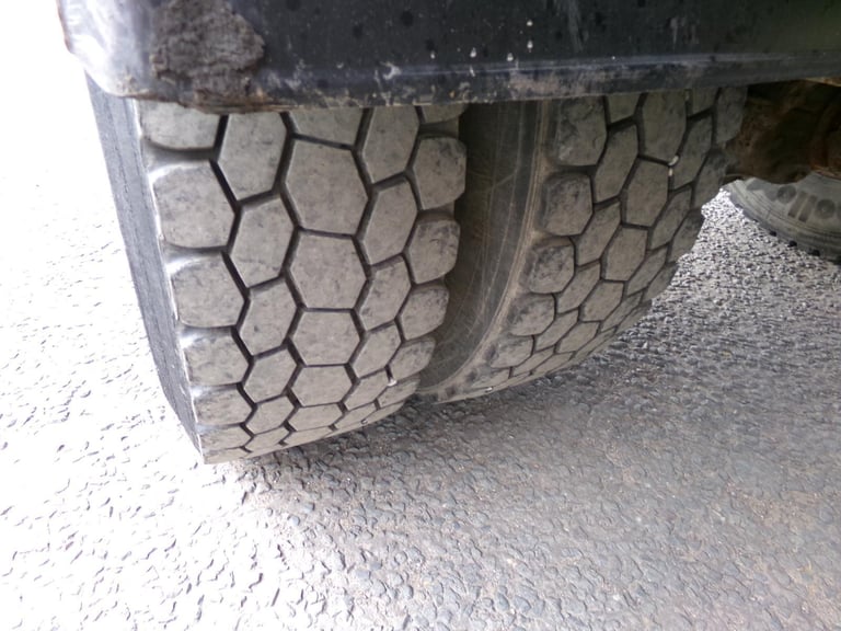 2014 (14) LEYLAND DAF LF 250 ECON TIPPER. 18 TON GVW. TARMAC SPEC BODY. MANUAL