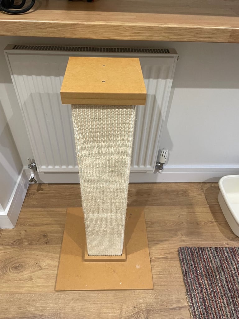 Cat scratching post