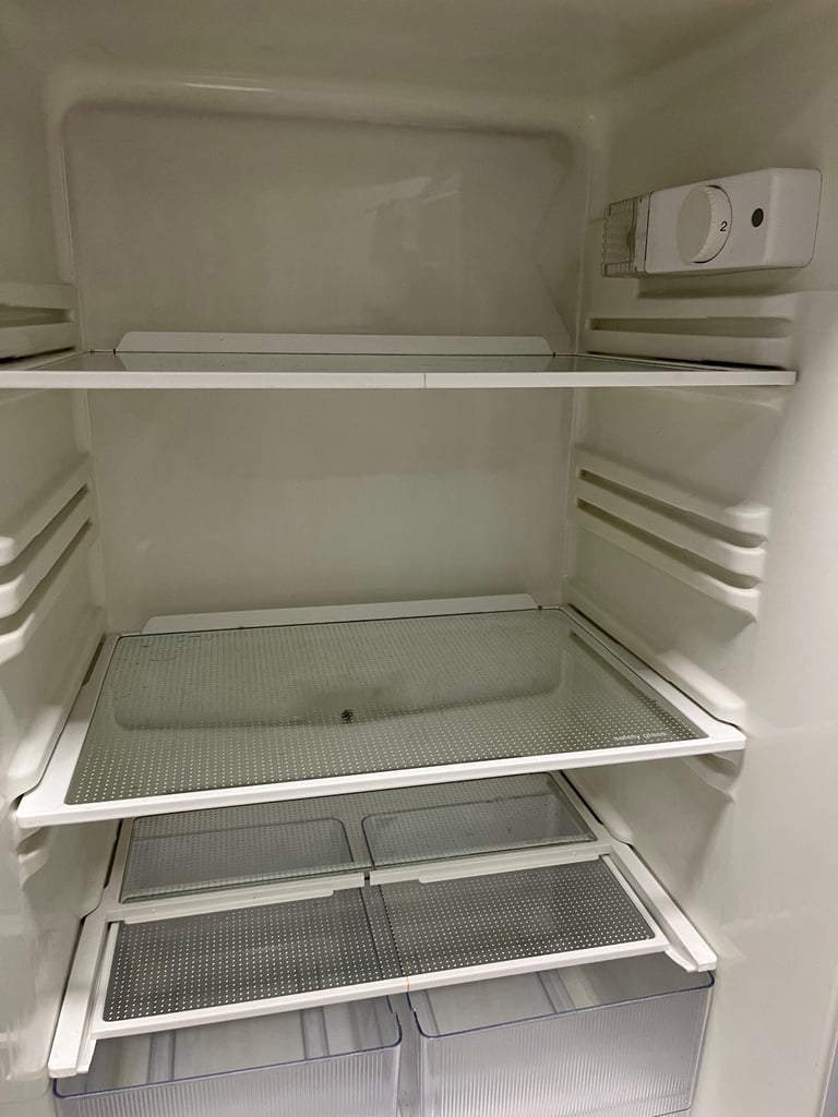 Free working integrated fridge 