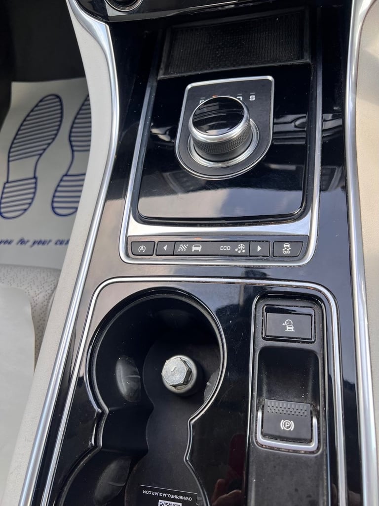 2017 17 JAGUAR XE 2.0D PORTFOLIO SALOON 4DR DIESEL AUTO EURO 6 (S/S) (180 PS) DI