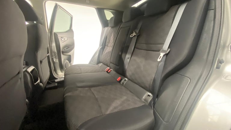 2015 Nissan Qashqai 1.6 dCi n-tec+ XTRON 2WD Euro 6 (s/s) 5dr HATCHBACK Diesel Automatic