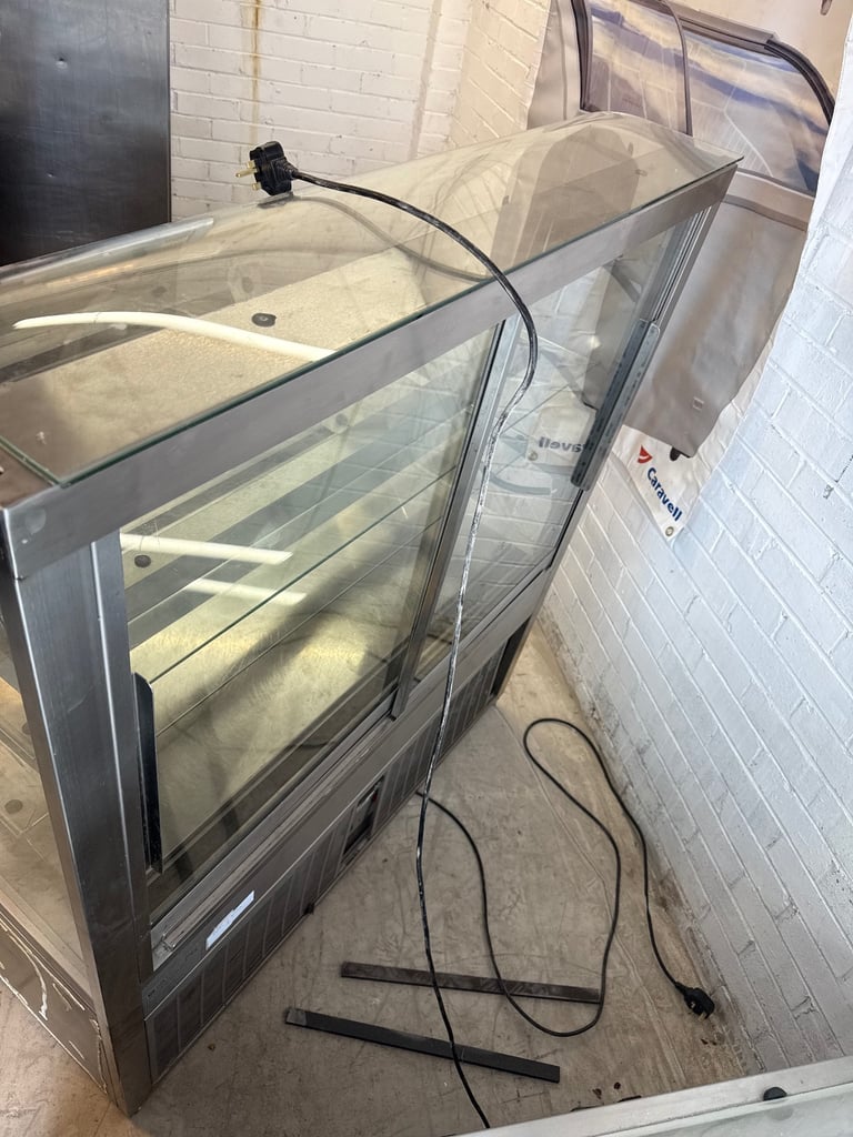 Cake fridge desert fridge display cafe shop restaurant takeaway 