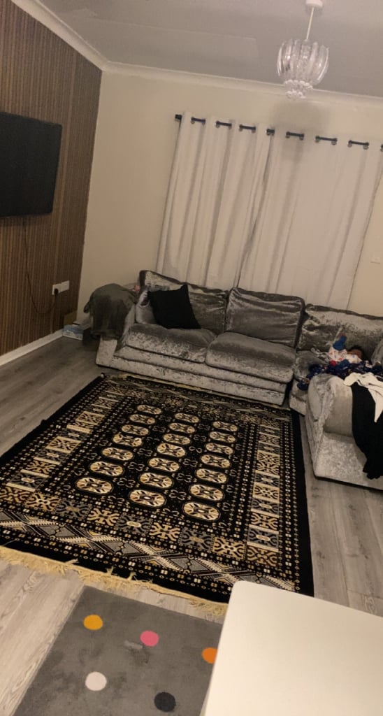 3 bed in West Midlands to 3 bed London 