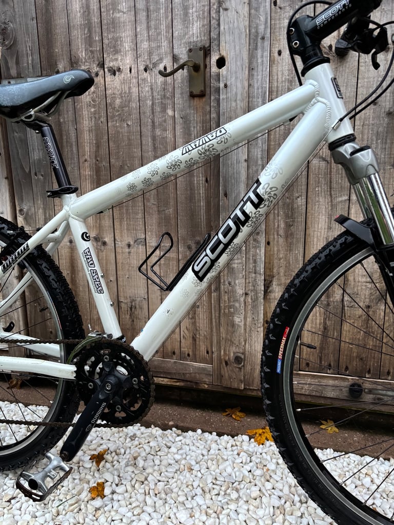 Ladies Lightweight SCOTT Aluminium Mountain Bike (Great Condition)