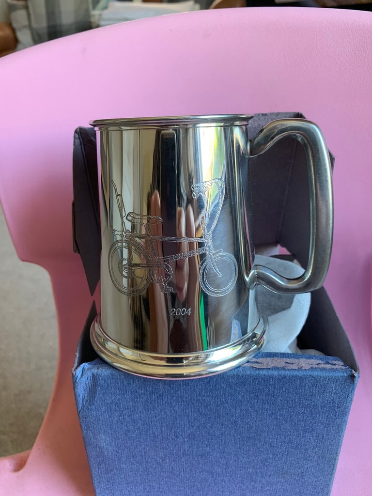 Collectors Raleigh tankard and clock 