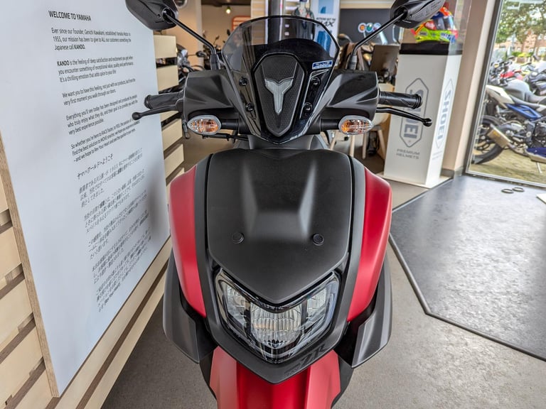 NEW Yamaha RayZR 125 Learner Legal Scooter. (Red) JUST £2,500 (No Admin Fees)