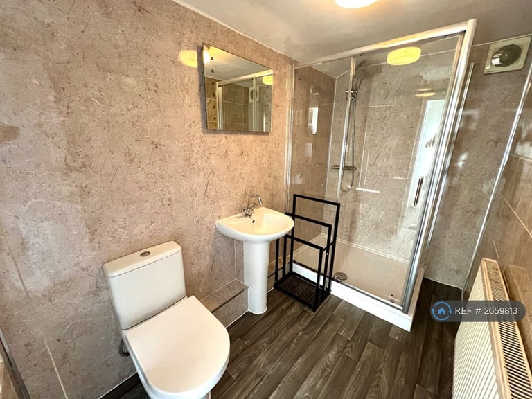 6 bedroom house in Camberwell Terrace, Leamington Spa, CV31 (6 bed) (#2659813)