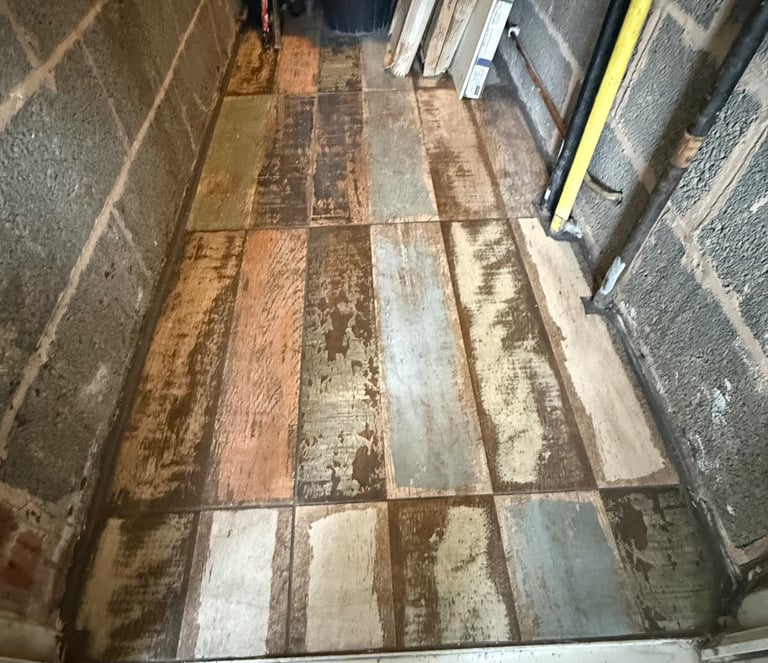 16 porcelain wood floor effect tiles 600 x 600