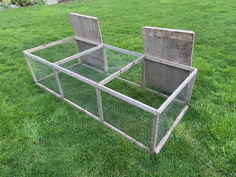 Large rabbit / guinea pig hutch  / garden run - food and accessories