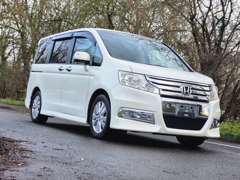 2012 Honda Stepwagon Spada Z 2.0 Auto CVT 8 Seater MPV Dual Power Doors Parking Cameras UlezFree ...