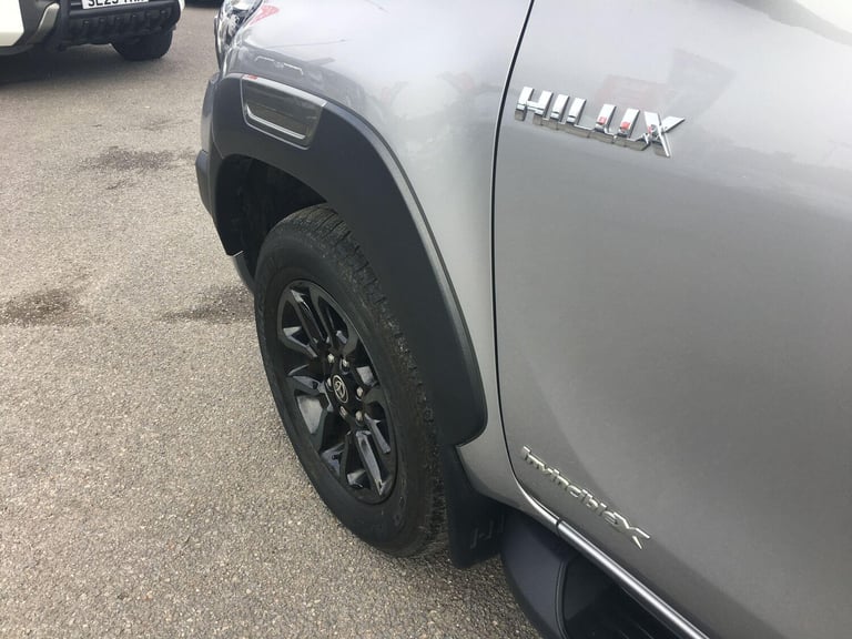 2023 Toyota Hilux 2.8 D-4D Invincible X Pickup Double Cab 4dr Diesel Auto 4WD Euro 6 (s/s) (2 Die...