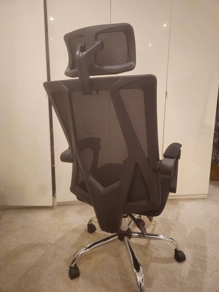 Black office chair